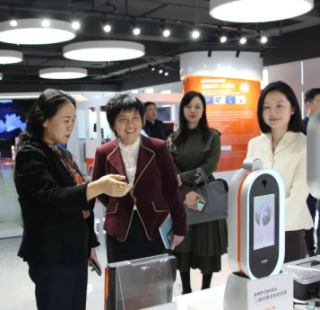 深圳市委外办莅临UG环球视讯ug科技调研指导工作